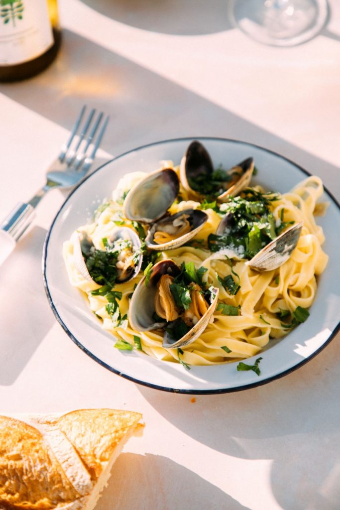 Clams and spaghetti