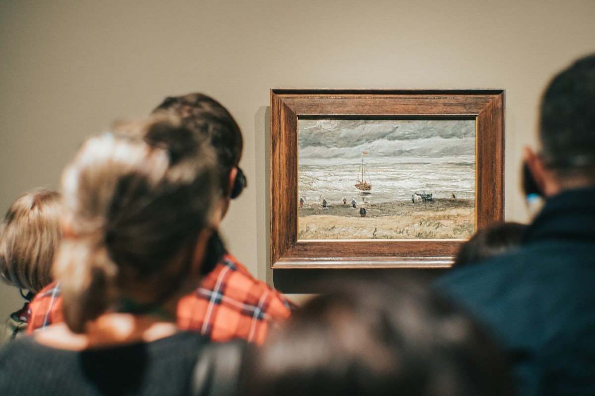A guided tour looking at art